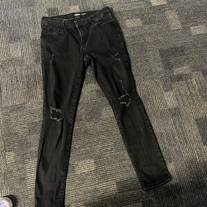 BLACK SKINNY JEANS
